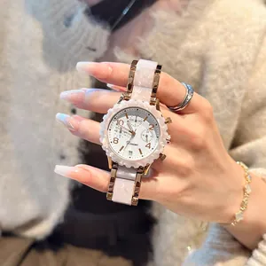 Elegante Luxus Damenarmbanduhr mit weißen Harzgliedern und roségoldenem Chronographen Zifferblatt