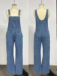 Detaillierte Vorder- und Rückansicht einer lockeren Damen-Latzhose aus blauem Denim.