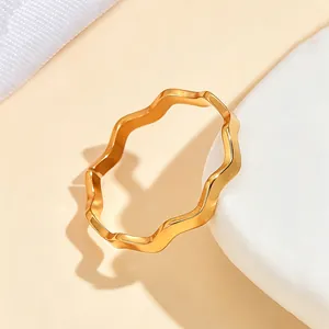 Minimalist 18k gold plated stainless steel wavy stackable ring for women's geometric fashion