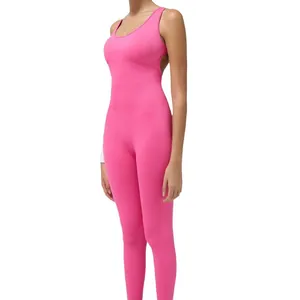 Combinaison de yoga rose sans couture avec coussinets et dos nageur, haute élasticité.