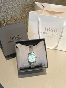 Reloj cuadrado de acero plateado con esfera azul y elegante caja de regalo de lujo