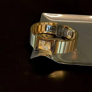 Reloj de cuarzo retro para mujer en acero inoxidable dorado con esfera cuadrada GUOU