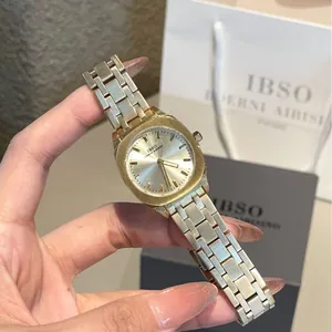 Reloj cuadrado elegante para mujer en oro champán con brazalete de acero inoxidable