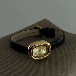 GUOU Luxus Damen Vintage Oval Quarzuhr Mode Retro Lederarmband Römische Ziffern Zifferblatt Dress Armbanduhr Elegantes Geschenk