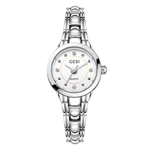 Elegante reloj de cuarzo para mujer con detalles de strass y correa de acero plateado