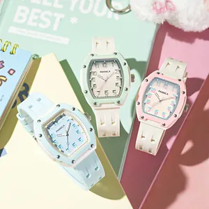 Montre de sport à quartz Panmila pour femmes en forme de tonneau avec bracelets pastel