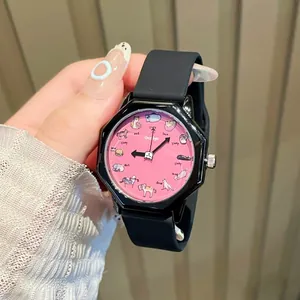 Schattig roze achthoekig cartoon kat kwartshorloge voor dames met zwarte siliconen