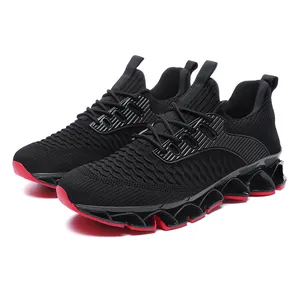 Ademende fly-knit heren hardloopsneakers met rood geaccentueerde blade-zolen