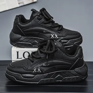 Trendy zwarte unisex chunky sneakers met OGIY-logo voor een moderne streetwear-stijl