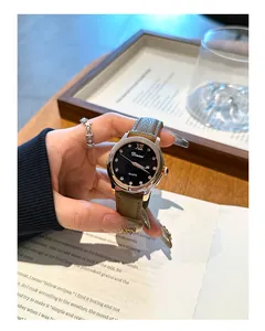 Reloj de lujo Dimini para mujer con esfera de cielo estrellado y correa de cuero