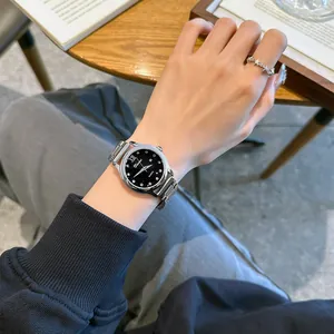 Elegante reloj Dimini para mujer con esfera de cielo estrellado y correa de acero plateado