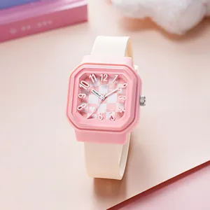 Reloj de cuarzo cuadrado de silicona rosa y blanco para niñas con esfera de tablero de ajedrez