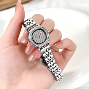 Montre à quartz de luxe vintage GEDI avec petit cadran et bracelet en acier argenté