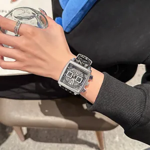 Reloj de cuarzo cuadrado GUOU con correa de silicona de camuflaje en la muñeca