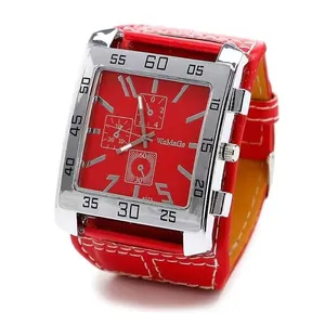 Vista detallada del reloj de moda cuadrado rojo WoMage con cronógrafo de imitación