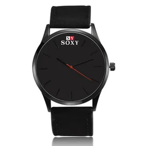 Dettaglio dell'orologio sportivo da uomo SOXY con quadrante nero e cinturino nero