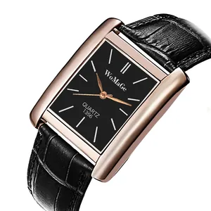 Dettaglio dell'orologio quadrato WoMaGe da uomo con cinturino in pelle nera
