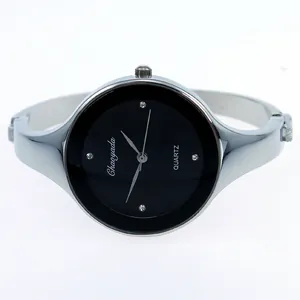 Elegante orologio a bracciale al quarzo argento da donna con quadrante nero minimalista