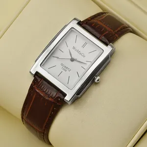 Vista dettagliata dell'orologio al quarzo quadrato WoMaGe da uomo con cinturino marrone