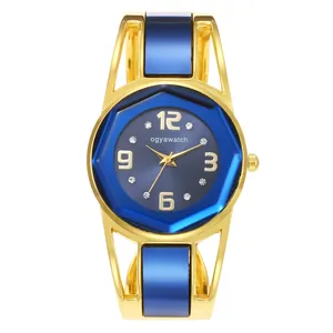 Lussuoso orologio a bracciale oro e blu con quadrante esagonale unico e marchio Ogyawatch