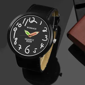 Una vista dettagliata dell'orologio da donna WOMAGE con lancette a forma di matita