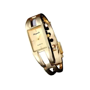 Elegante orologio da polso rettangolare dorato da donna con design vintage alla moda