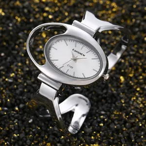 Elegante orologio da polso al quarzo ovale argento per donna con cinturino metallico