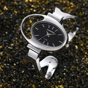 Elegante orologio da polso in argento da donna con quadrante ovale nero e design sobrio