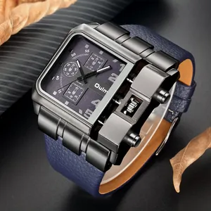 Dettaglio ravvicinato dell'orologio da uomo Oulm con quadrante quadrato e cinturino blu