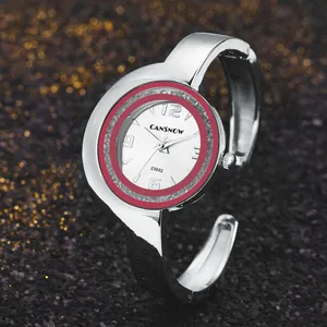Vista dettagliata dell'orologio rigido CANSNOW argento con quadrante a mezzaluna