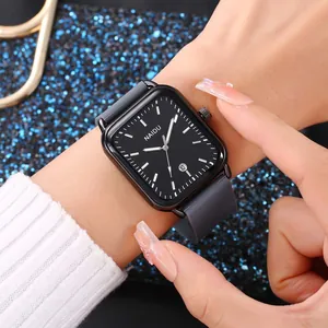 Vista dettagliata dell'elegante orologio al quarzo rettangolare nero con cinturino grigio