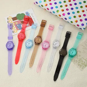 Reloj de Cuarzo para Estudiantes en Colores de Caramelo Correa Transparente Minimalista Lindo Dial Digital de Dibujos Animados para Niñas y Mujeres