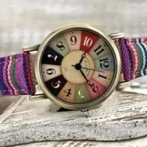 Vintage Bohemian hippie ρολόι με πολύχρωμο υφαντό λουράκι και πολύχρωμο καντράν με τμήματα
