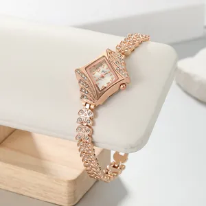 Women's Fashion Rhinestone Bracelet Watch Elegant Luxury Quartz Watch Zinc Alloy Case Rhinestone Inlaid Jewelry Watch