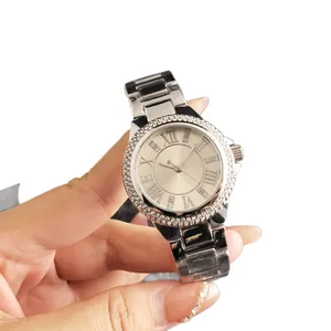 Elegante orologio al quarzo argento da donna con quadrante romano e lunetta con strass