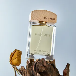Κομψό ξυλώδες άρωμα για άνδρες, 50ml Eau de Parfum σε γυάλινη φιάλη με ξύλινο καπάκι