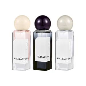 Set di tre profumi da donna a lunga durata in flaconi di vetro da 30 ml con tappi a sfera.