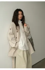 Trench-coat beige élégant à double boutonnage de longueur moyenne pour femme, printemps