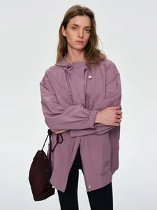 Veste coupe-vent de sport d'extérieur mauve résistante à l'eau pour femmes à capuche
