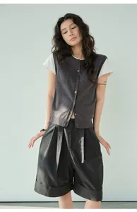 Pantalones cortos tipo evasé para mujer con bajo enrollado y cintura alta casual