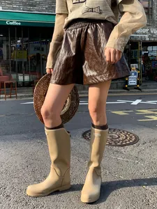 Dames Glanzende PU Kunstleer Wijde Pijpen Casual Shorts Elastische Hoge Taille Retro Zak Losse Polyester Woon-werkverkeer Korte Broek