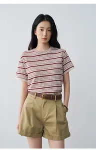 Camiseta informal de lino a rayas con bordado y ribete de encaje en las mangas