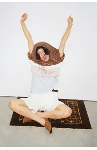 Short décontracté blanc minimaliste pour femme longueur genou idéal pour l'été chic