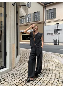 Gilet sans manches noir décontracté avec double fermeture éclair dans un style de rue