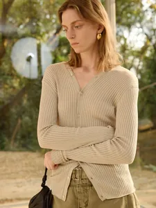 Slim-fit beige geribde gebreide cardigan met V-hals voor dames, elegant ontwerp
