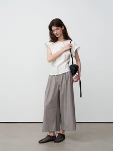 Elegante grijze wijde broek in een ontspannen stijl voor een minimalistische zomerlook