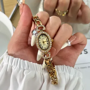 Damen Retro Oval Quarz Uhr Vintage Legierung Armband Elegant Strass Eingelegt Wasserdicht Kleid Uhr Römische Ziffern Armbanduhr