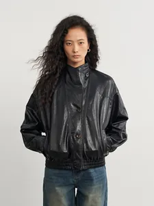 Chaqueta vintage de cuero PU negro con solapa diagonal y cuello alto para mujer