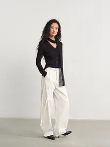 Elegante zwarte gebreide top in Koreaanse stijl met V-hals en mesh lint details