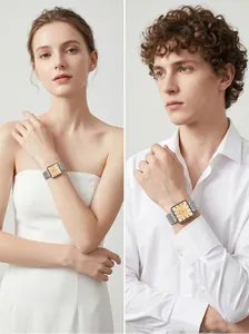 Elegante reloj de cuarzo con esfera cuadrada y correa de acero en modelos masculino